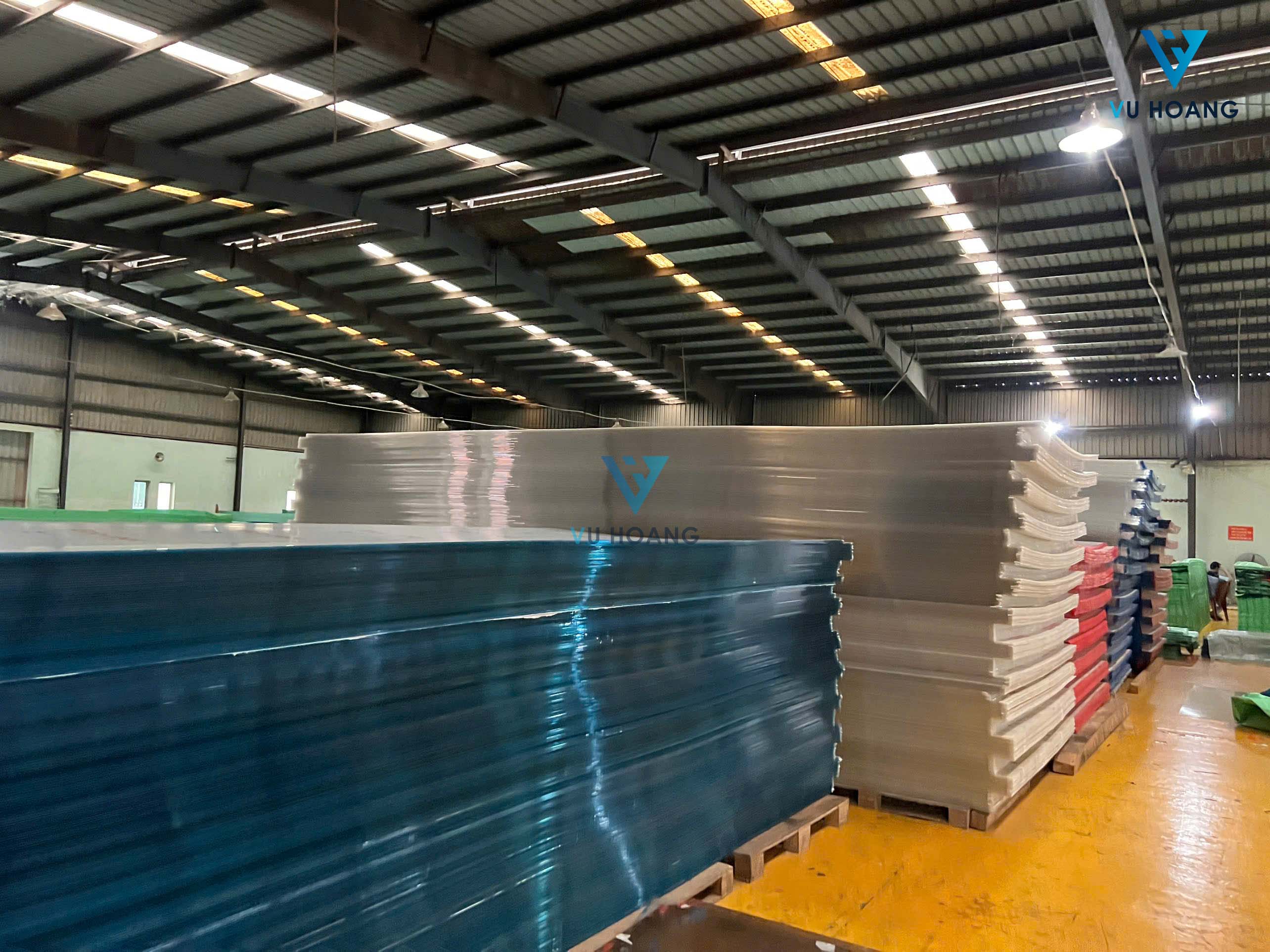 Tổng kho tấm lợp lấy sáng Poly rỗng