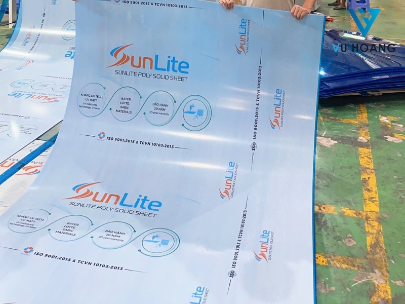 Tấm Polycarbonate nhãn sunlite