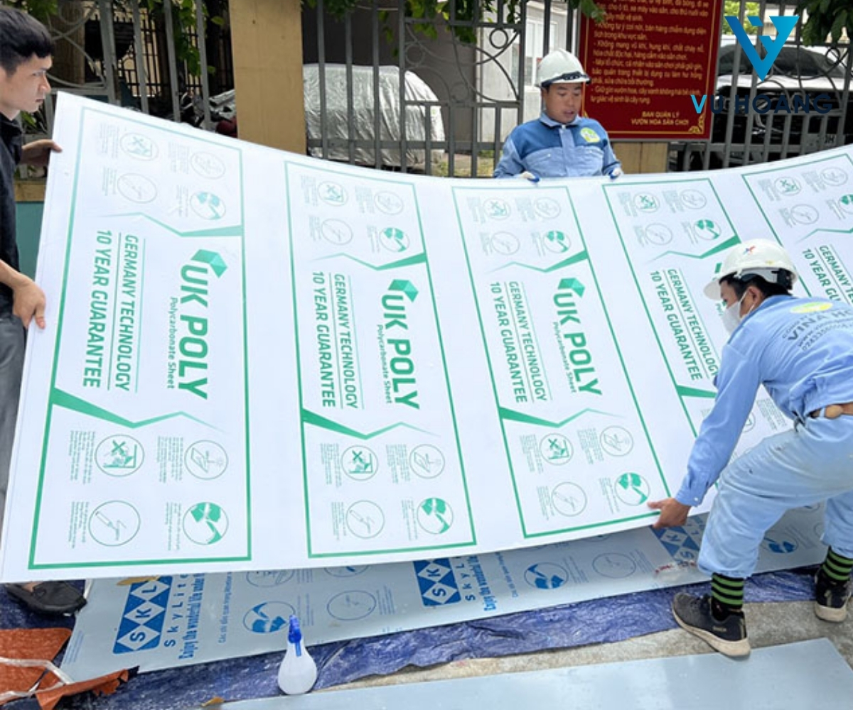 Dòng nhựa Poly nhãn UK