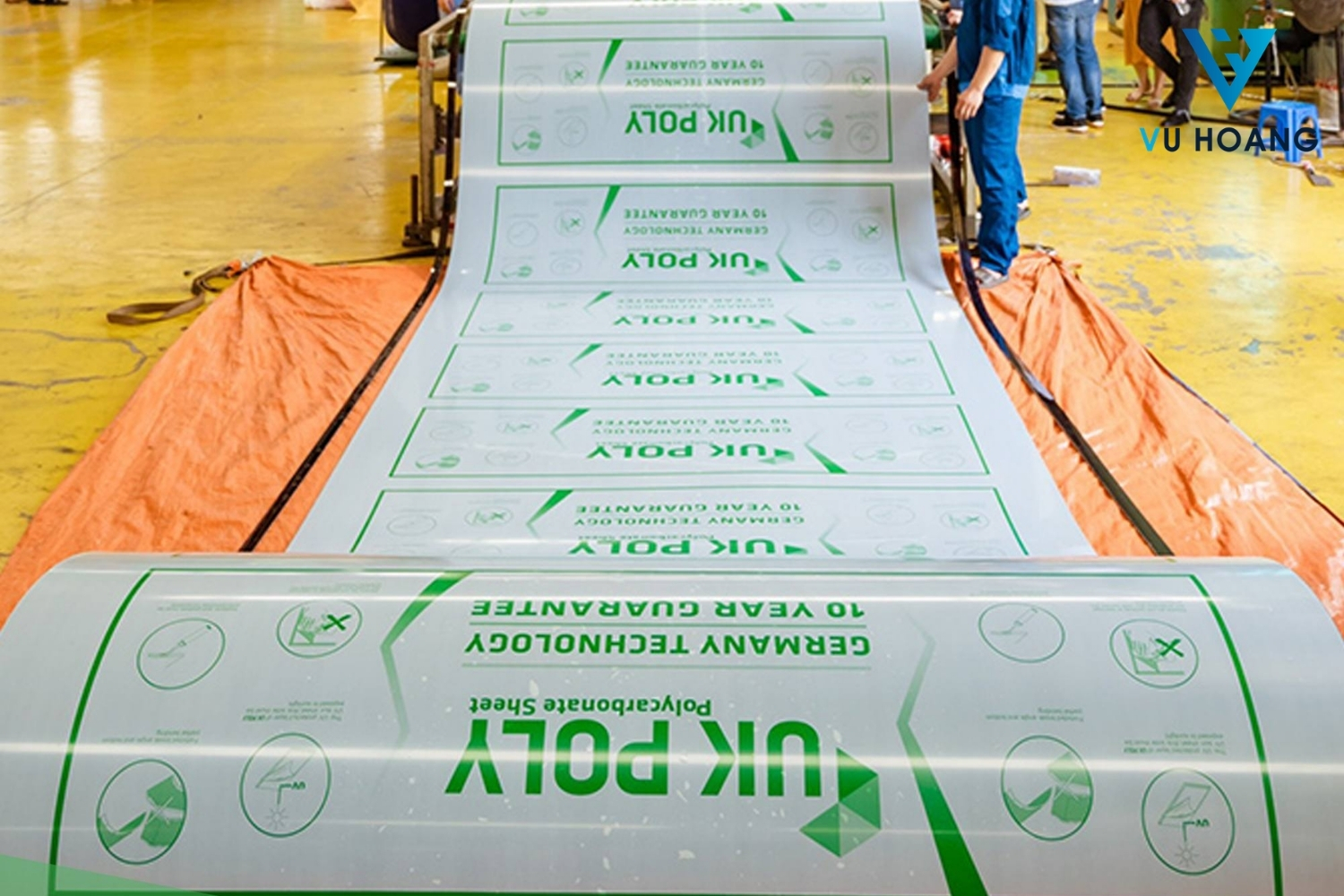Tấm Poly UK